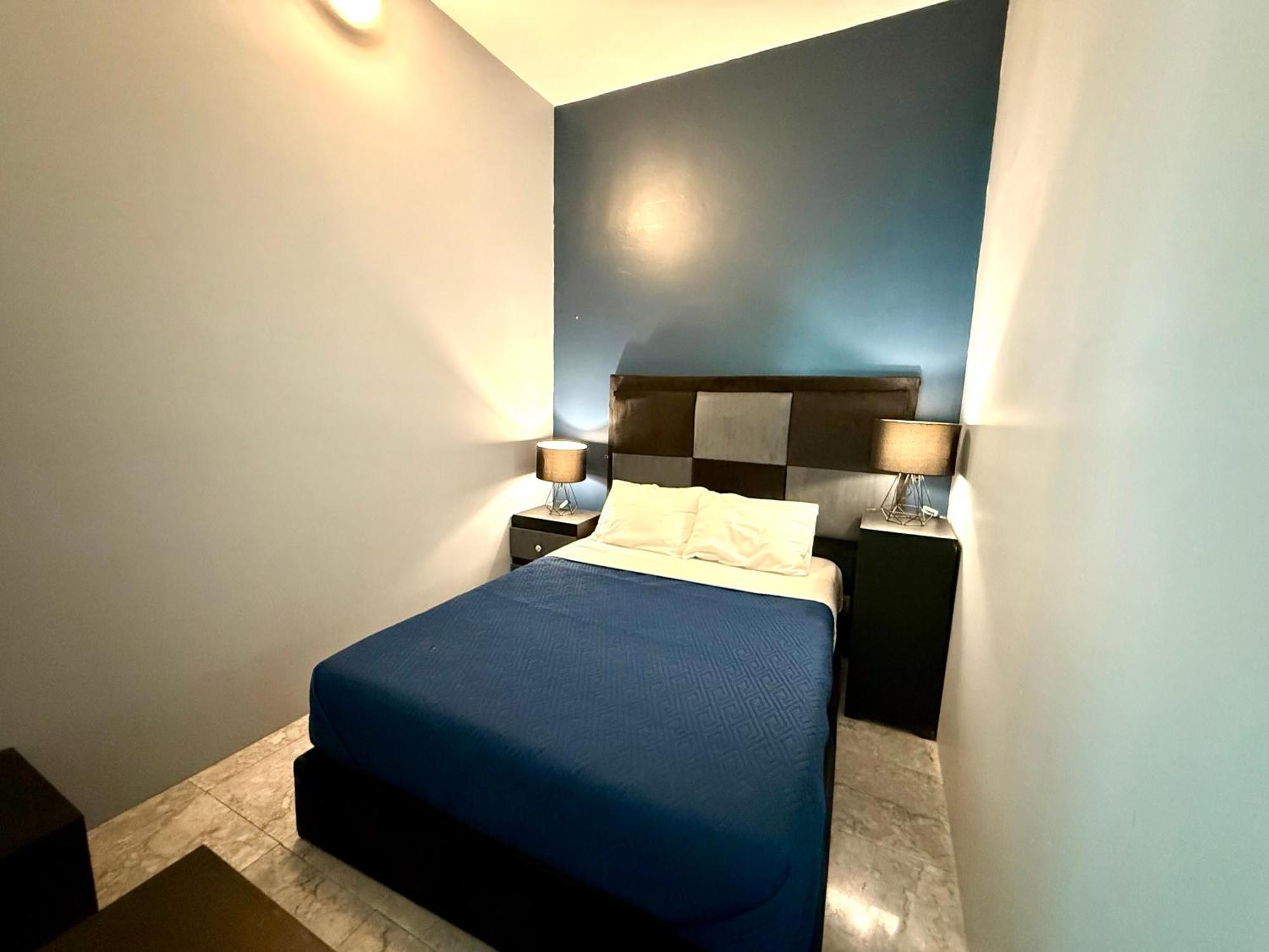 Hostel Roomies Reforma - La Diana Mexico City